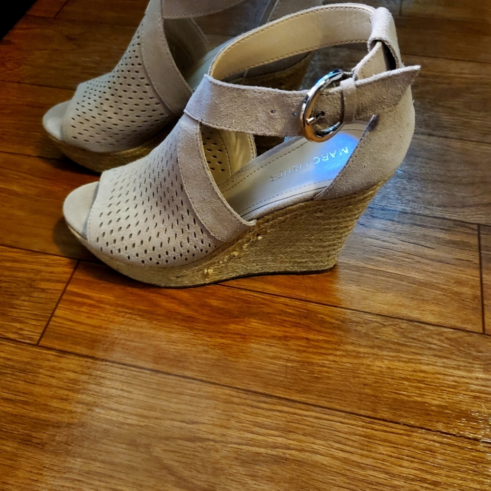 Marc Fisher Womens Wedge Sandals - Tan - Size 8 M